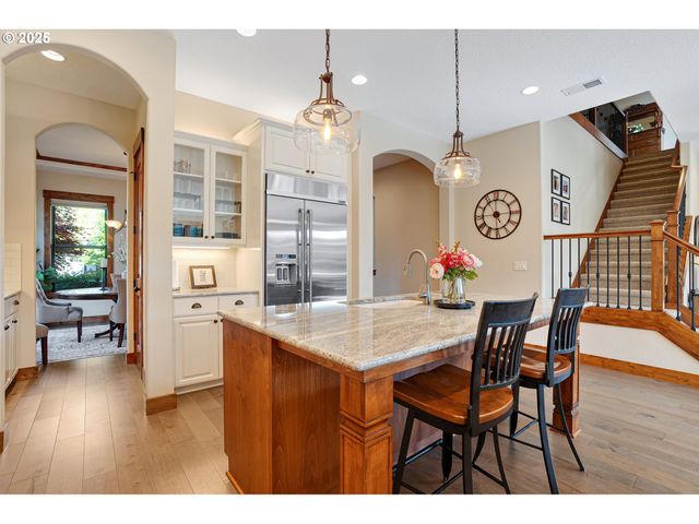 2760 RIDGE Ln, West Linn, OR 97068