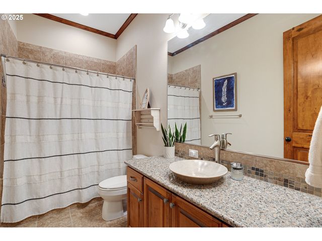 2760 RIDGE Ln, West Linn, OR 97068