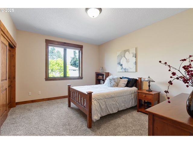 2760 RIDGE Ln, West Linn, OR 97068