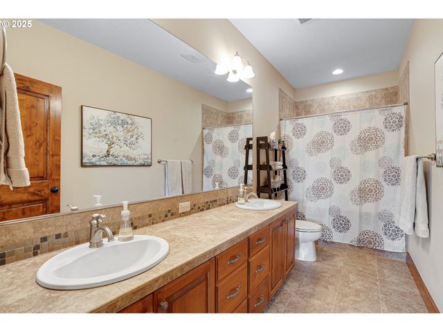 2760 RIDGE Ln, West Linn, OR 97068