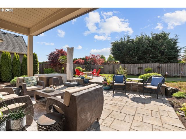 2760 RIDGE Ln, West Linn, OR 97068