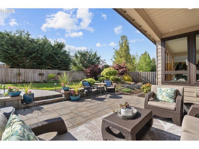 2760 RIDGE Ln, West Linn, OR 97068