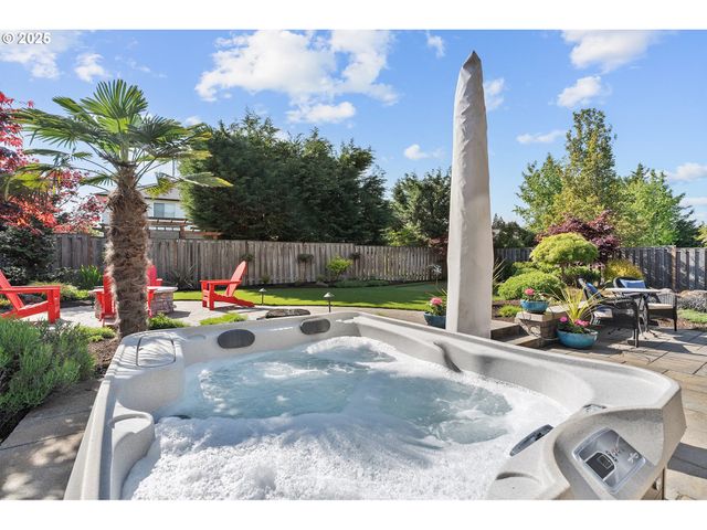 2760 RIDGE Ln, West Linn, OR 97068