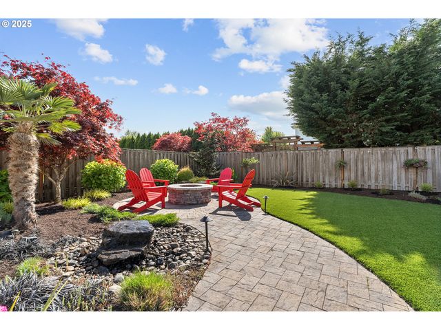 2760 RIDGE Ln, West Linn, OR 97068