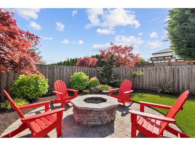 2760 RIDGE Ln, West Linn, OR 97068