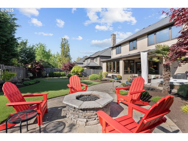 2760 RIDGE Ln, West Linn, OR 97068
