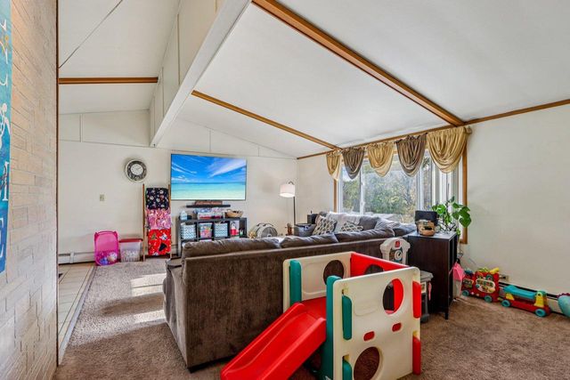 1526 Manor Drive, Janesville, WI 53548