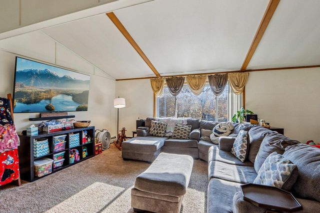 1526 Manor Drive, Janesville, WI 53548