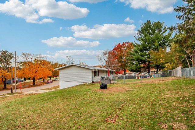 1526 Manor Drive, Janesville, WI 53548