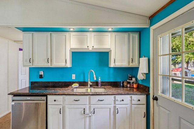 1526 Manor Drive, Janesville, WI 53548