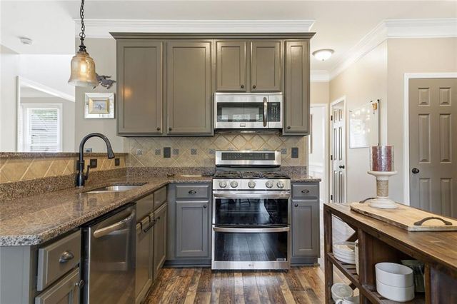 5437 Blue Cedar Drive, Sugar Hill, GA 30518