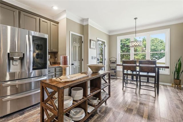 5437 Blue Cedar Drive, Sugar Hill, GA 30518