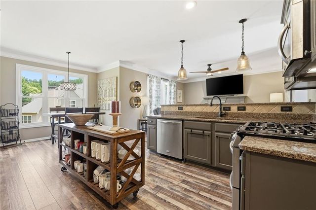 5437 Blue Cedar Drive, Sugar Hill, GA 30518