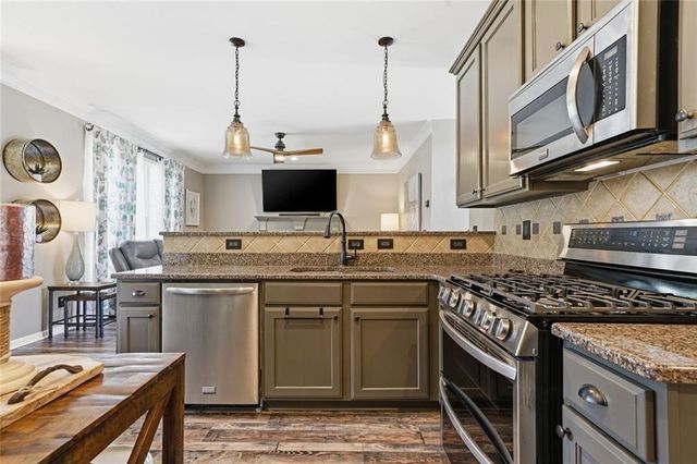5437 Blue Cedar Drive, Sugar Hill, GA 30518
