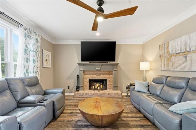 5437 Blue Cedar Drive, Sugar Hill, GA 30518