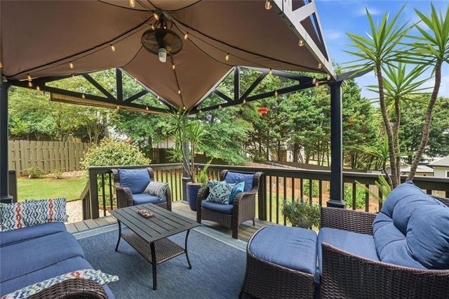 5437 Blue Cedar Drive, Sugar Hill, GA 30518