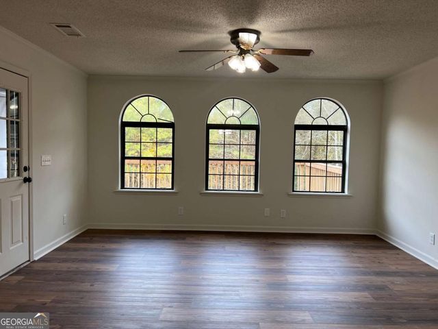 1745 Mineral Springs Road, Hoschton, GA 30548