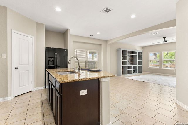 9122 Vondel, Converse, TX 78109