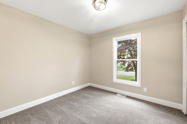 42 Amos Dr, Springfield, MA 01118
