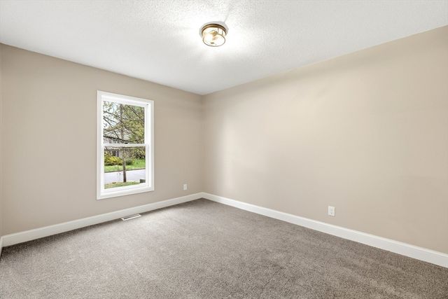 42 Amos Dr, Springfield, MA 01118