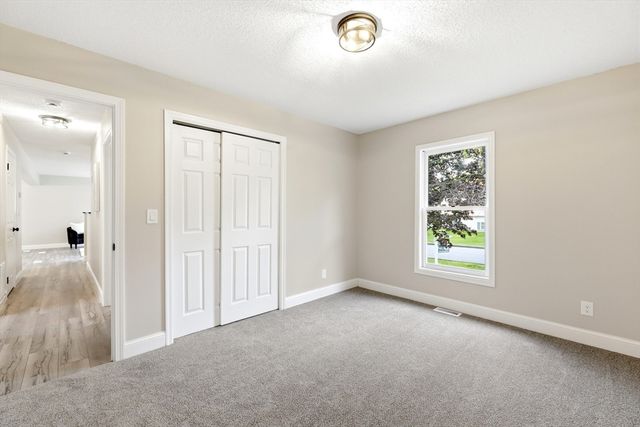 42 Amos Dr, Springfield, MA 01118