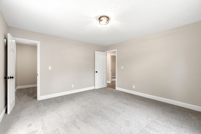 42 Amos Dr, Springfield, MA 01118
