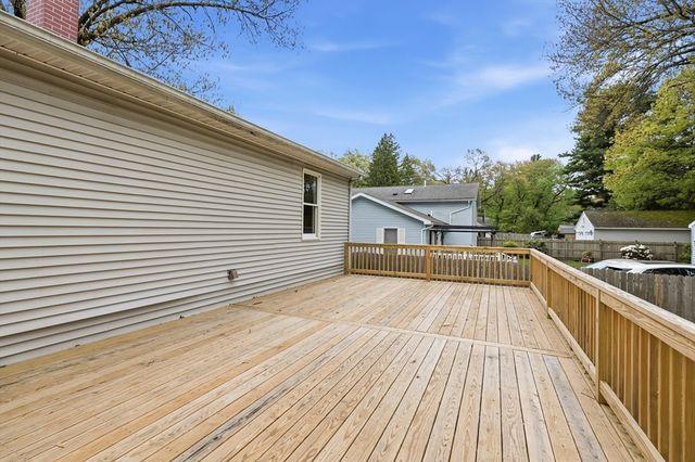 42 Amos Dr, Springfield, MA 01118