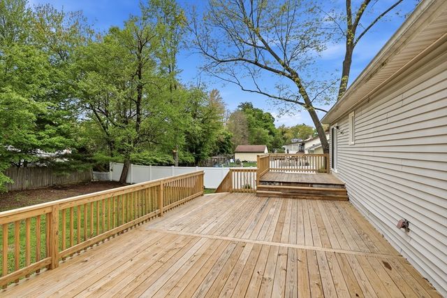 42 Amos Dr, Springfield, MA 01118