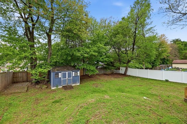 42 Amos Dr, Springfield, MA 01118