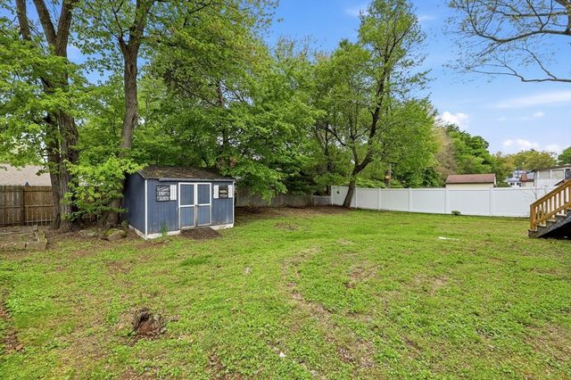 42 Amos Dr, Springfield, MA 01118