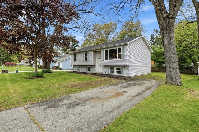 42 Amos Dr, Springfield, MA 01118