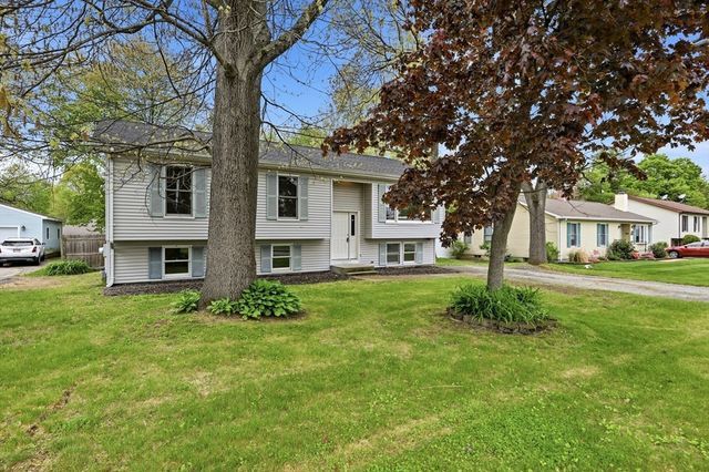 42 Amos Dr, Springfield, MA 01118