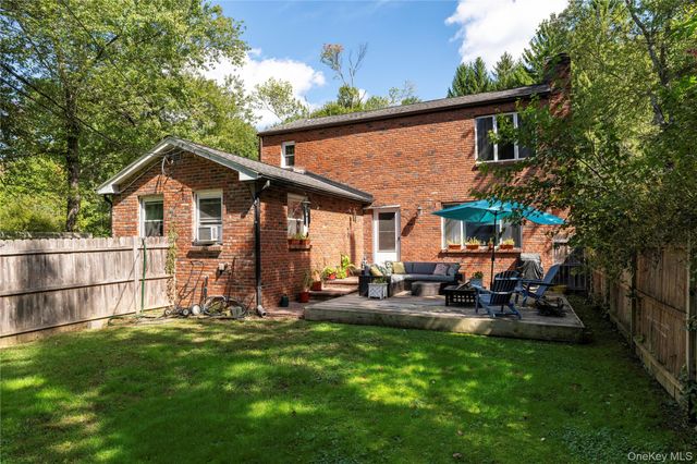 15 Storybook Lane, Pleasant Valley, NY 12569