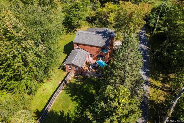 15 Storybook Lane, Pleasant Valley, NY 12569