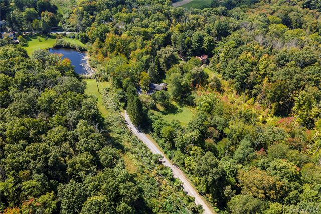 15 Storybook Lane, Pleasant Valley, NY 12569