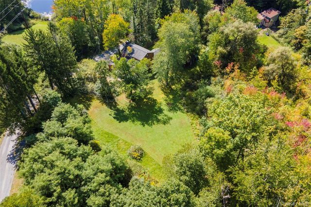 15 Storybook Lane, Pleasant Valley, NY 12569