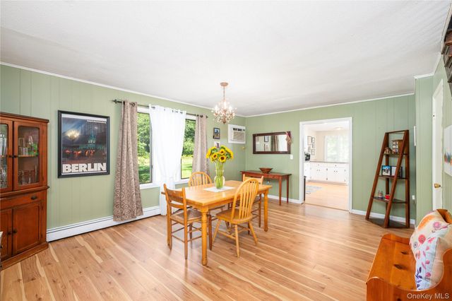 15 Storybook Lane, Pleasant Valley, NY 12569