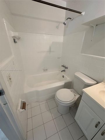 610 NE 12th Ave 1, Fort Lauderdale, FL 33304