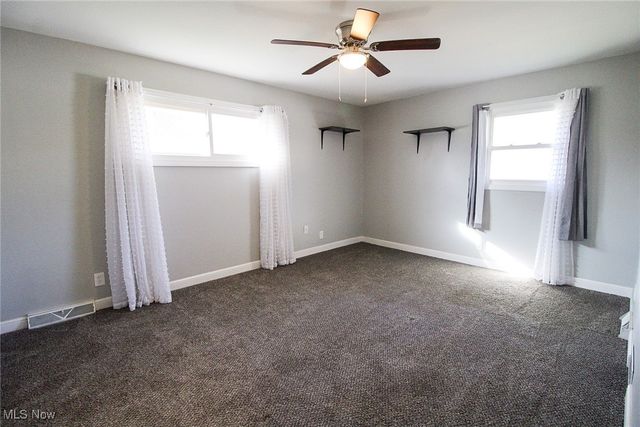 3267 S Leavitt Road SW, Warren, OH 44481