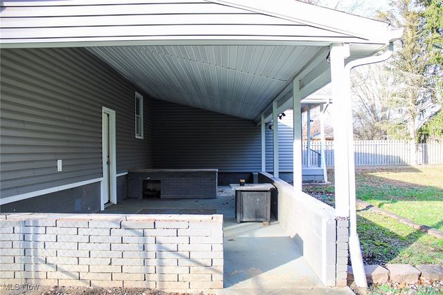 3267 S Leavitt Road SW, Warren, OH 44481