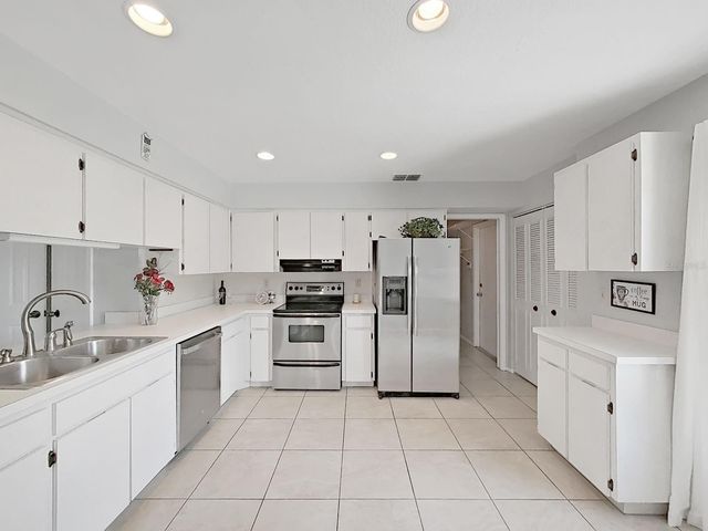 878 RUSTIC OAKS DRIVE, Palm Harbor, FL 34684