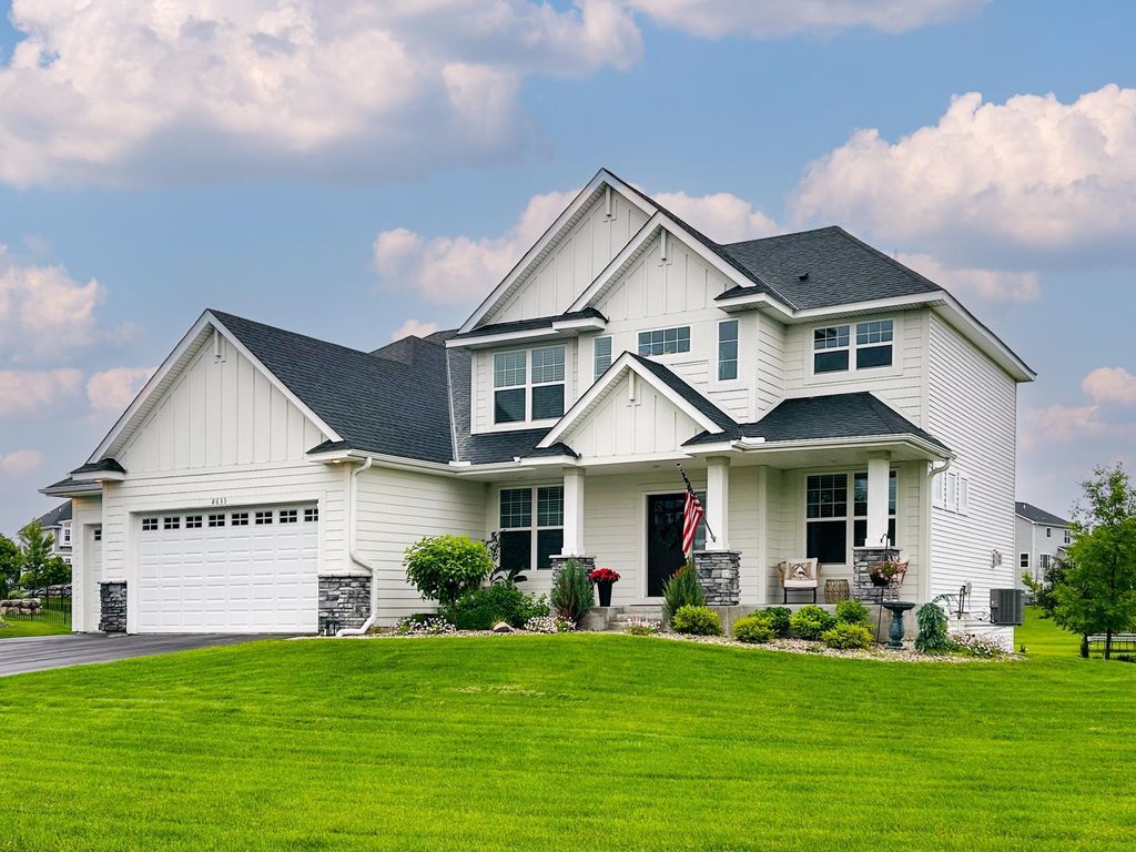 8633 Ambergate Drive, Victoria, MN 55386