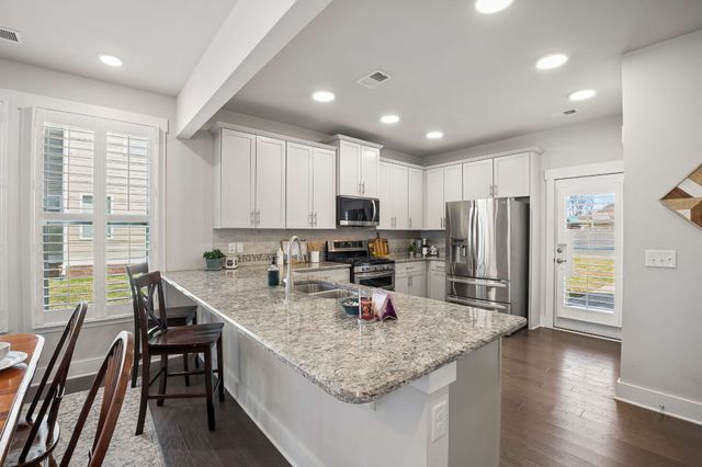 1116 Westlawn Blvd, Murfreesboro, TN 37128