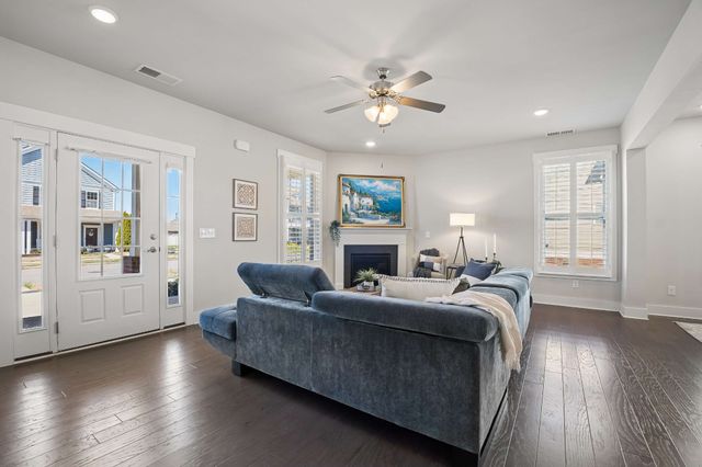 1116 Westlawn Blvd, Murfreesboro, TN 37128