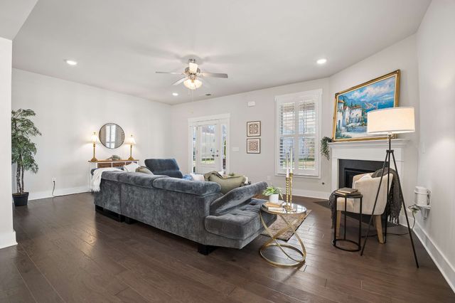 1116 Westlawn Blvd, Murfreesboro, TN 37128