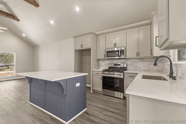 600 S Division Street, Coweta, OK 74429