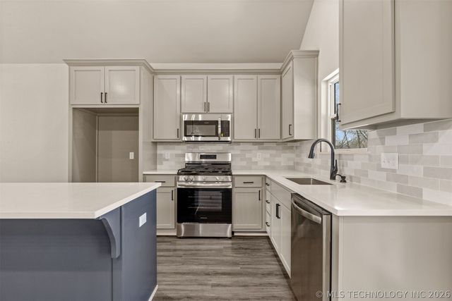 600 S Division Street, Coweta, OK 74429