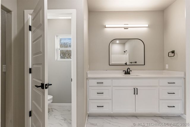 600 S Division Street, Coweta, OK 74429