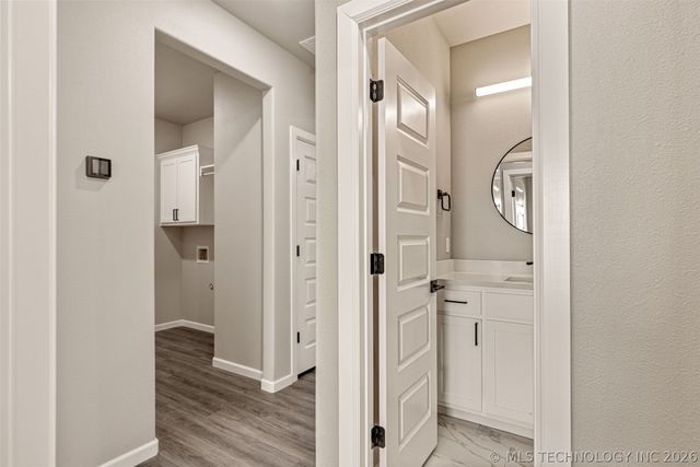 600 S Division Street, Coweta, OK 74429