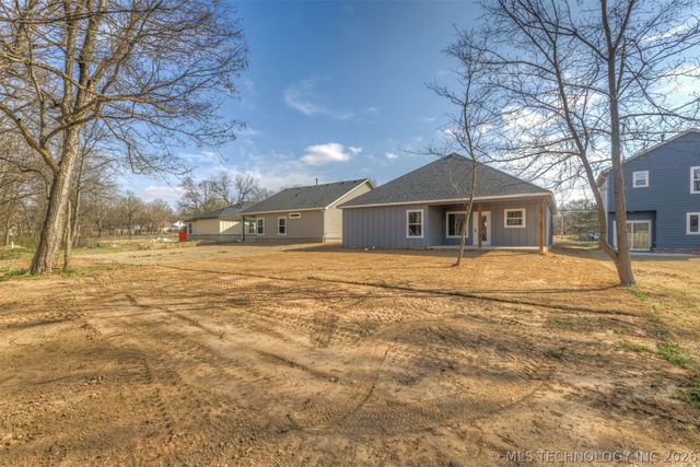 600 S Division Street, Coweta, OK 74429